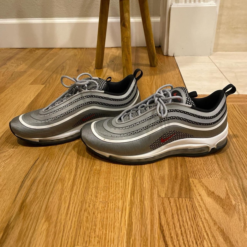 Nike Air Max silver bullet